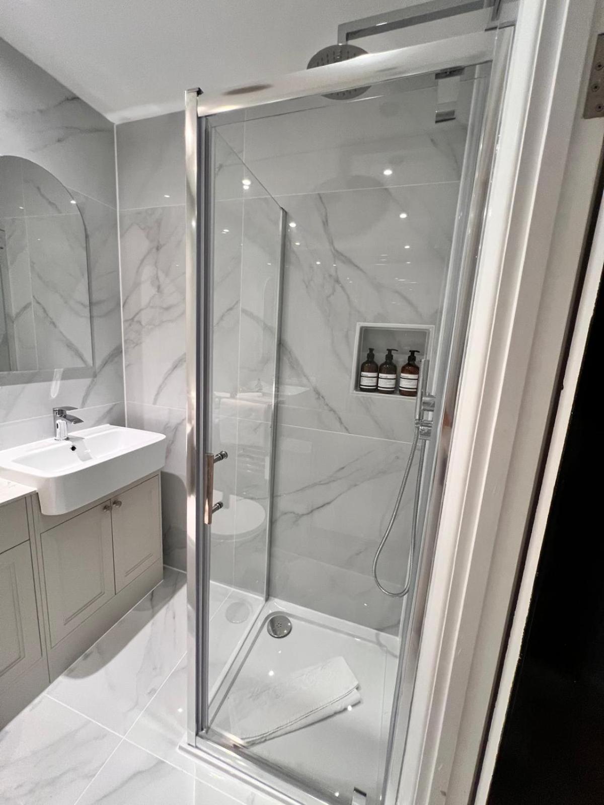 לונדון Elegant 1 Bedroom Flat Near Harrods מראה חיצוני תמונה