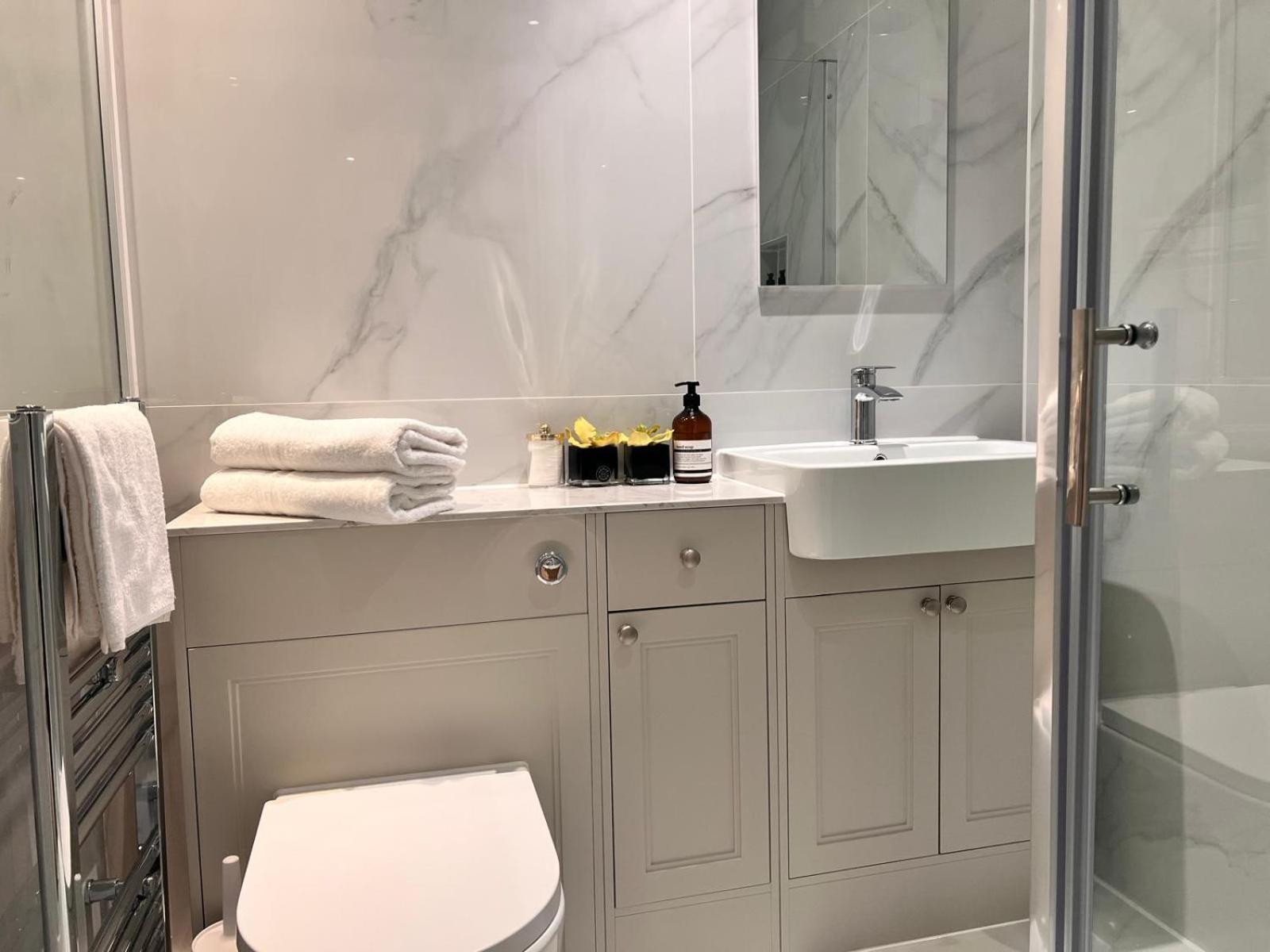 לונדון Elegant 1 Bedroom Flat Near Harrods מראה חיצוני תמונה